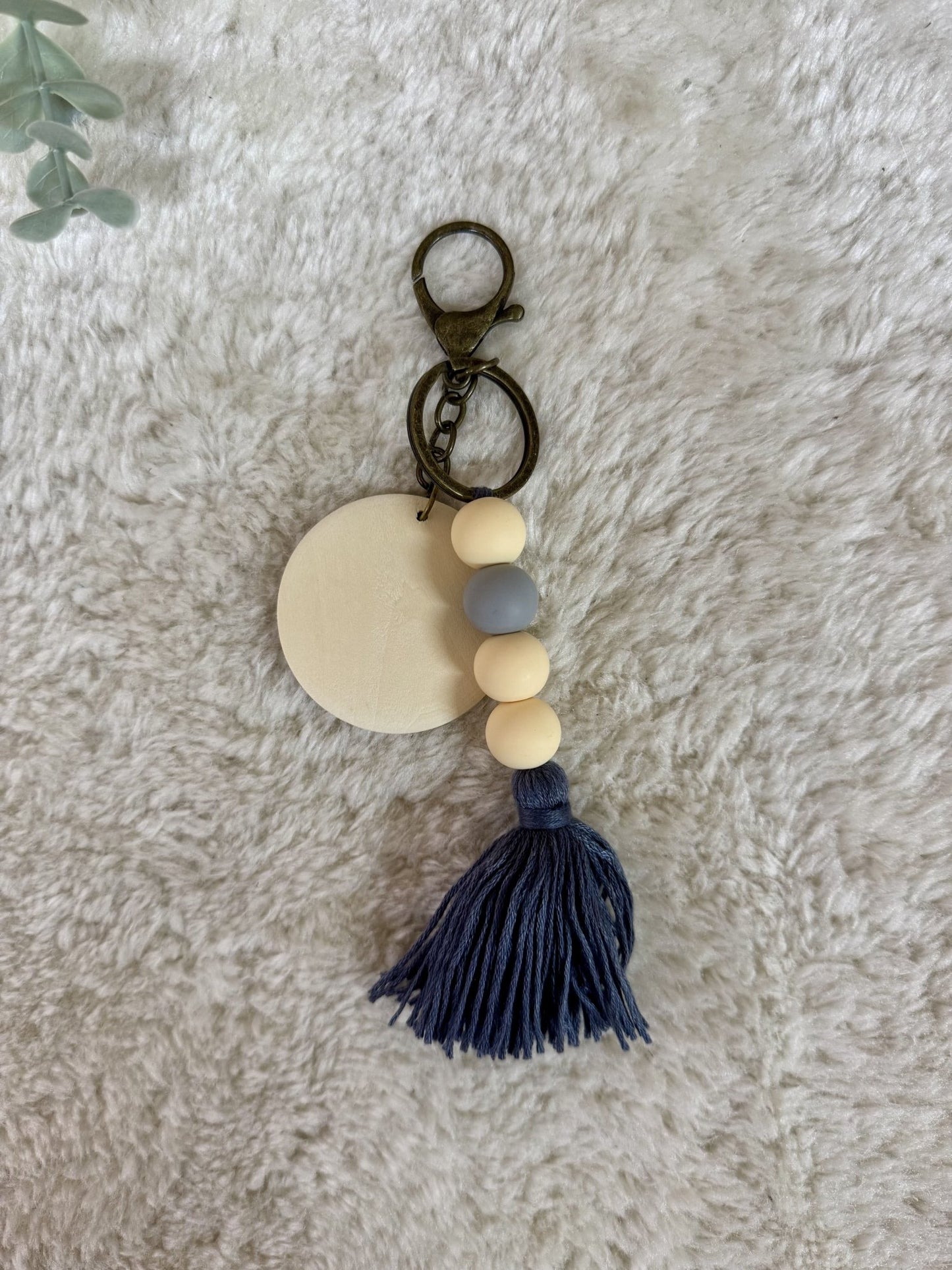 Little Hinge | Wooden Tassel Keychain - Personalized Gift - The Chic Habitat