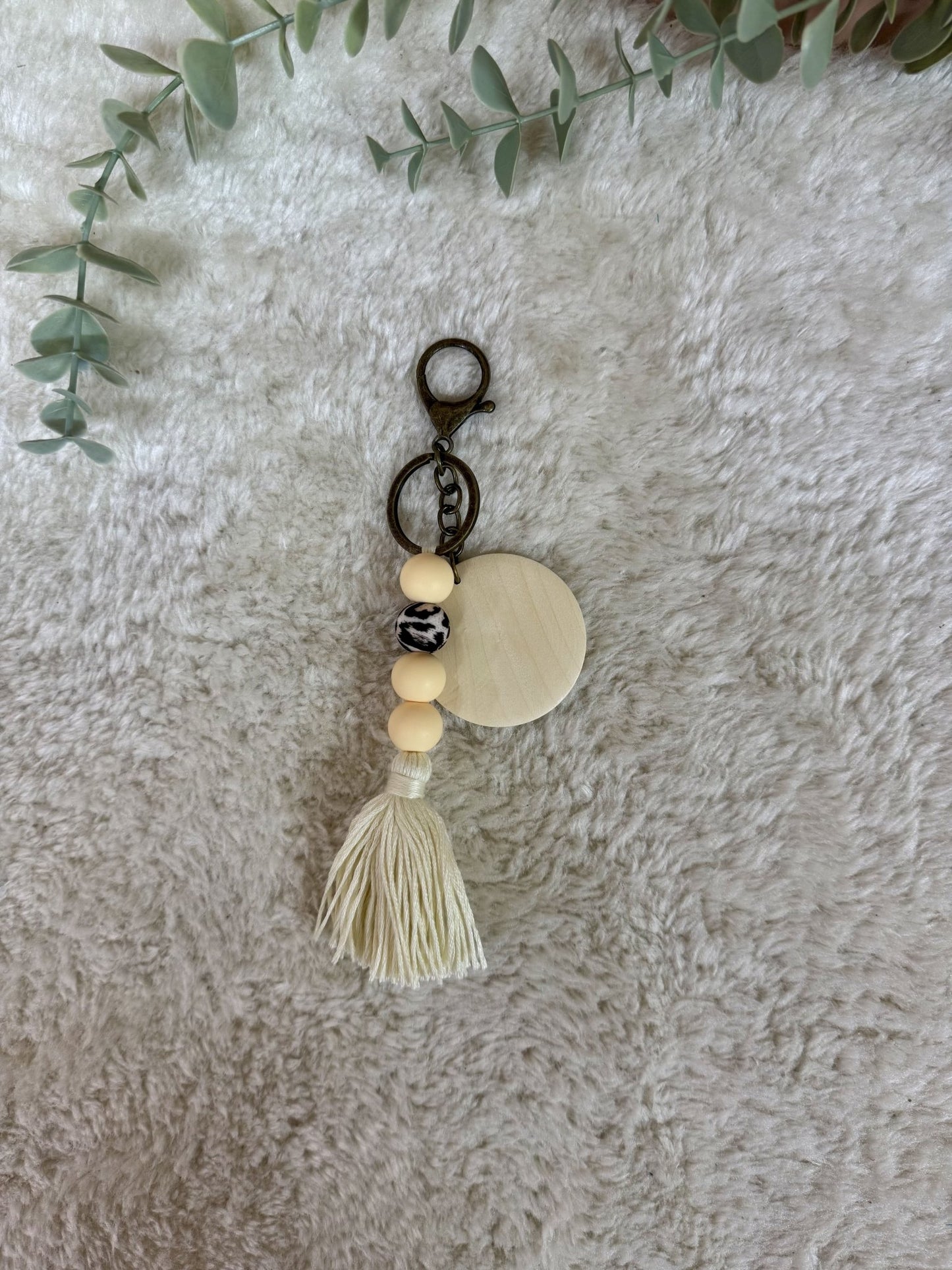 Little Hinge | Wooden Tassel Keychain - Personalized Gift - The Chic Habitat