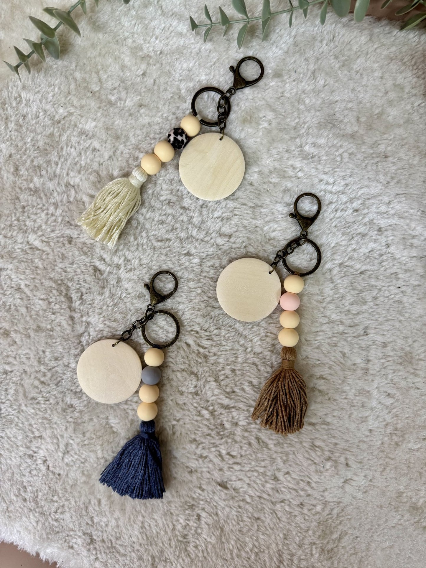 Little Hinge | Wooden Tassel Keychain - Personalized Gift - The Chic Habitat