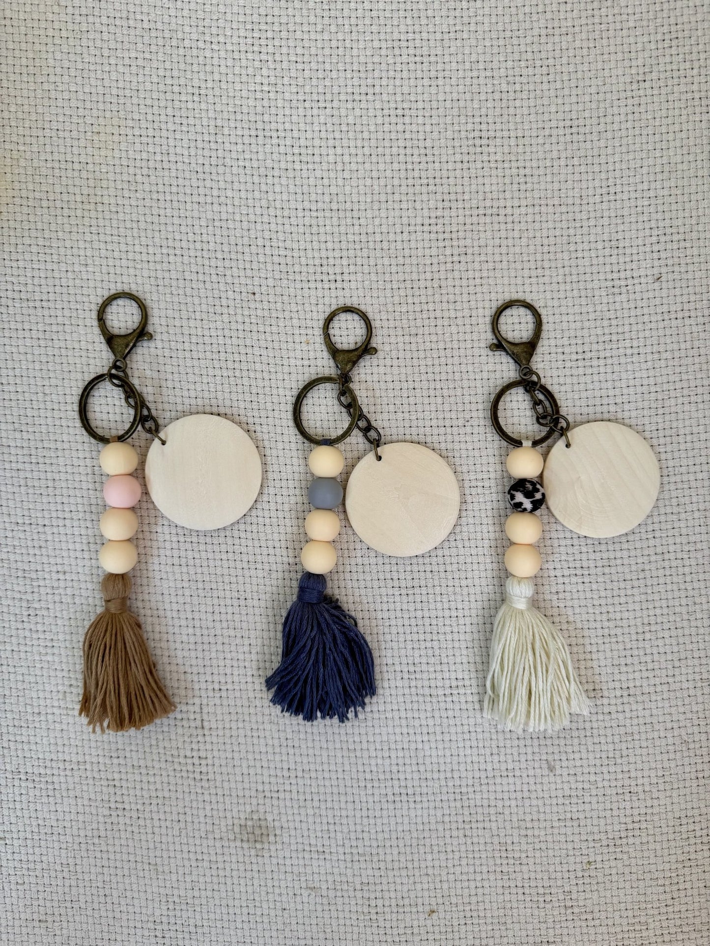 Little Hinge | Wooden Tassel Keychain - Personalized Gift - The Chic Habitat
