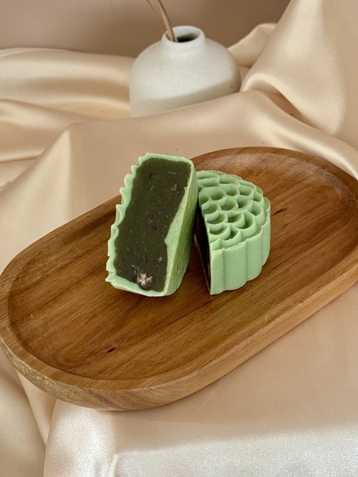 Lotus Whisper 莲语轻吟 - Personalized Gift - The Chic Habitat