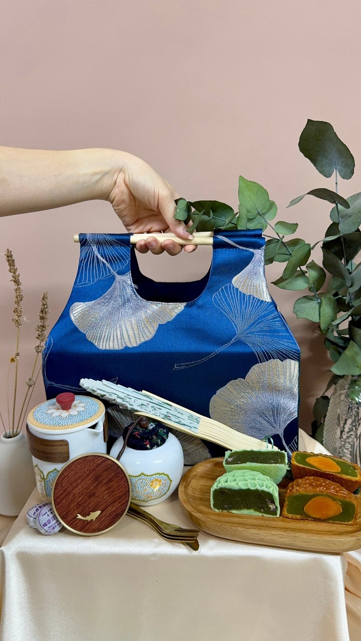 Petals of Harmony 花瓣和韵 - Personalized Gift - The Chic Habitat