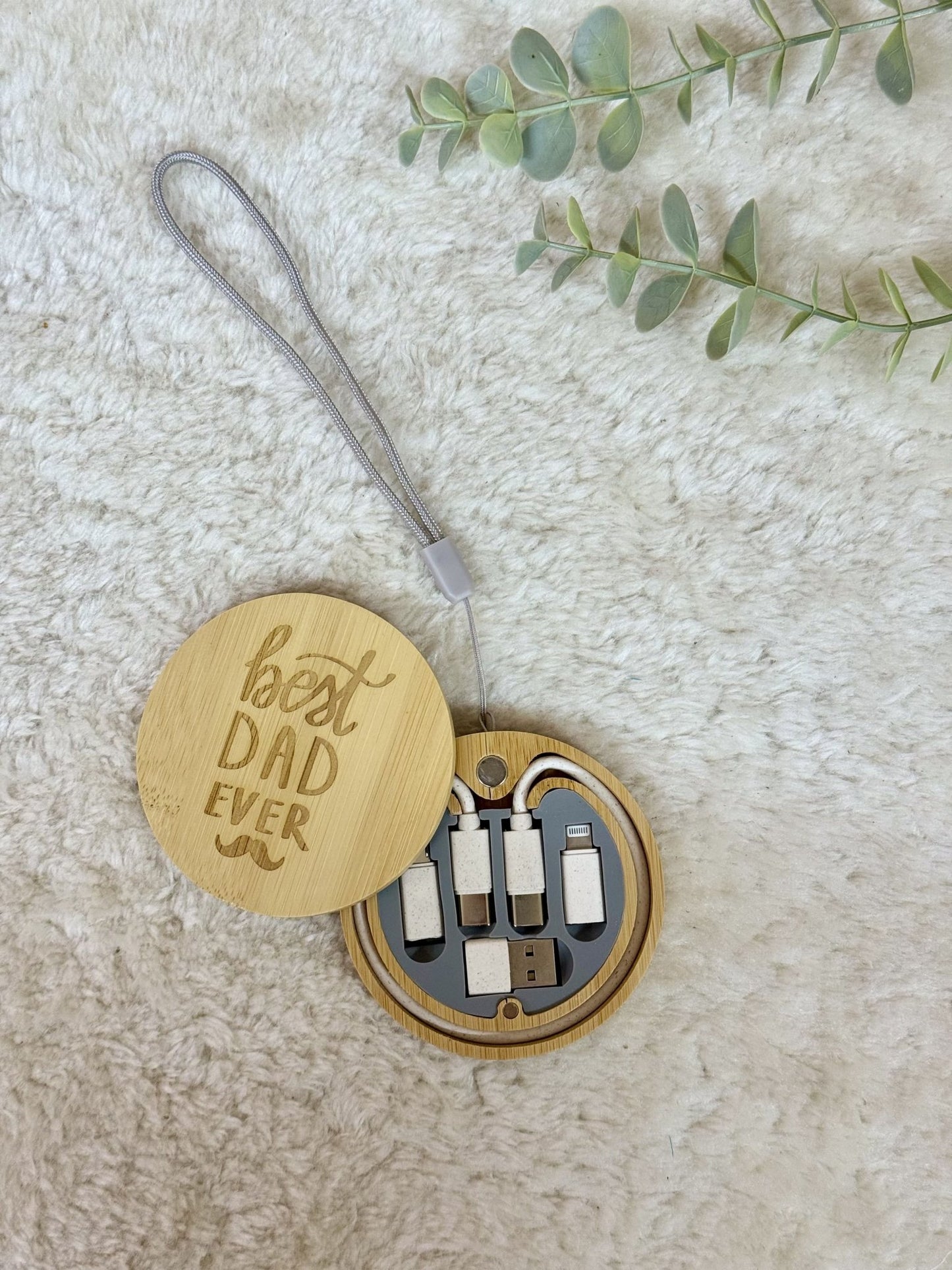 PlugMate | Wooden compact 6 - in - 1 USB Cable - Personalized Gift - The Chic Habitat