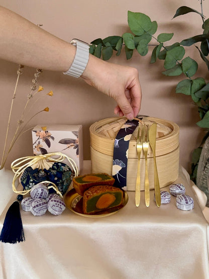 Blossom Moon 花月圆 - Personalized Gift - The Chic Habitat