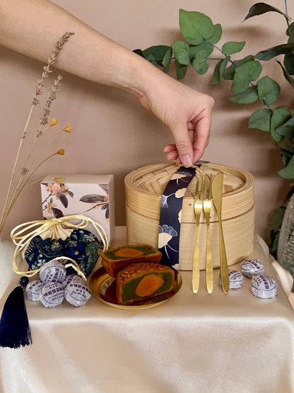 Blossom Moon 花月圆 - Personalized Gift - The Chic Habitat