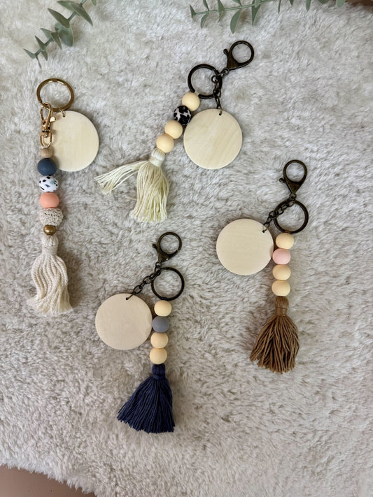 Little Hinge | Wooden Tassel Keychain - Personalized Gift - The Chic Habitat