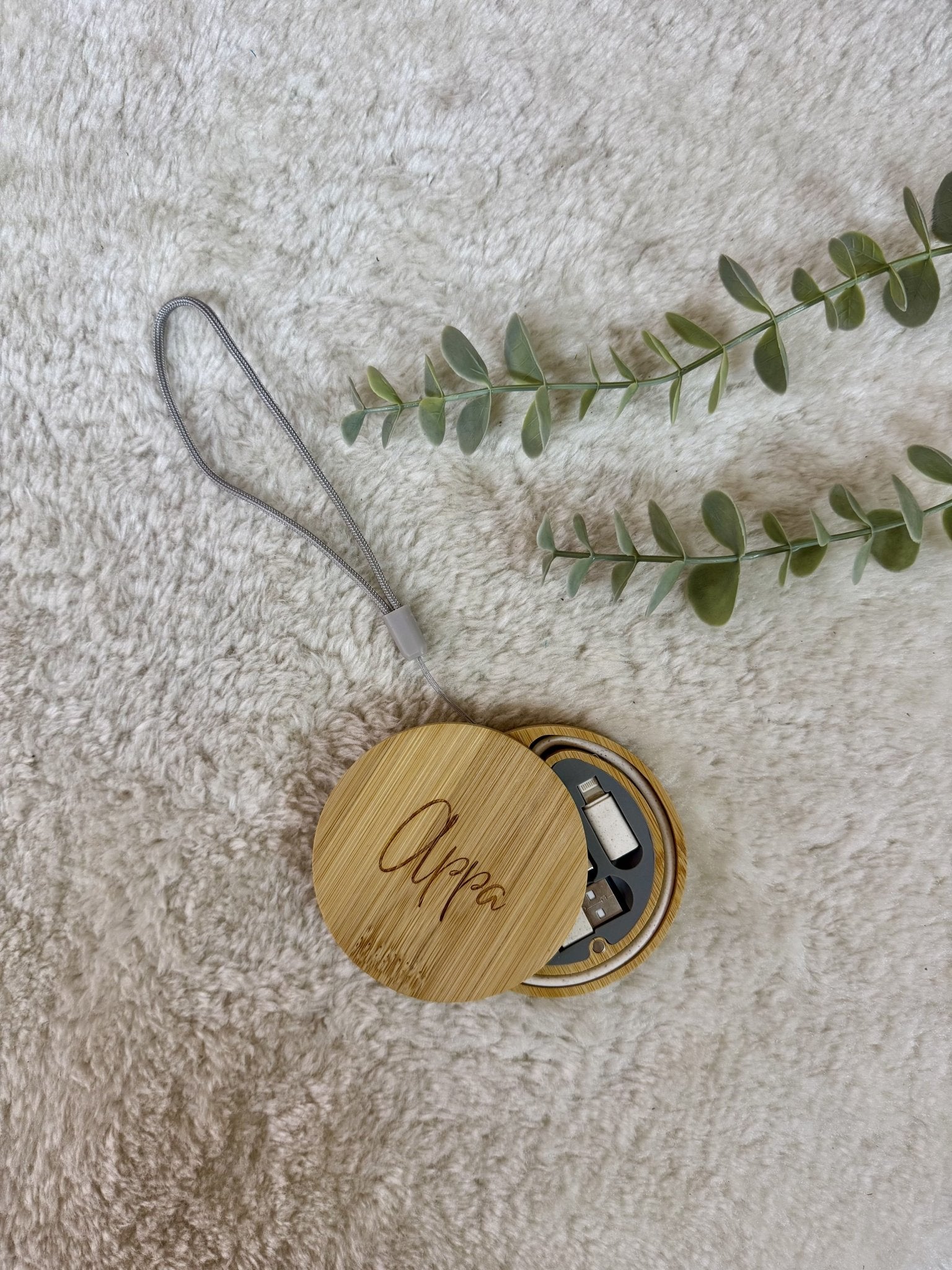 PlugMate | Wooden compact 6 - in - 1 USB Cable - Personalized Gift - The Chic Habitat