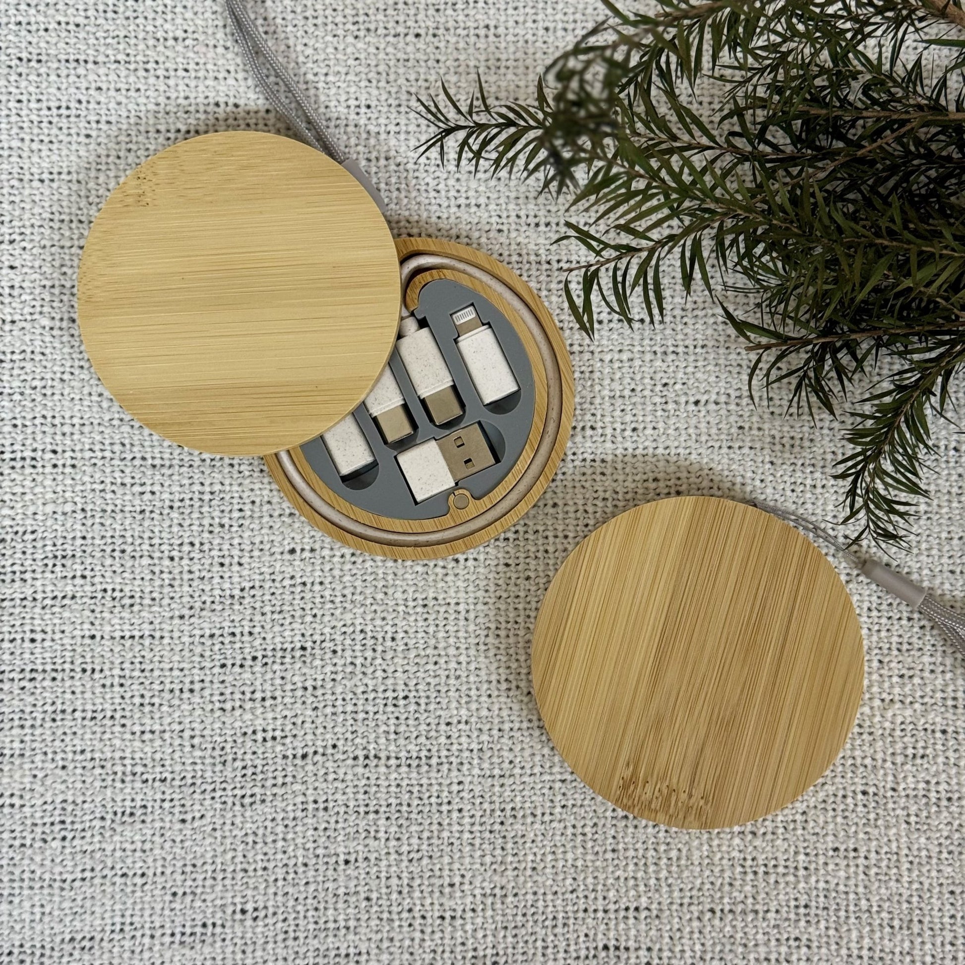 PlugMate | Wooden compact 6 - in - 1 USB Cable - Personalized Gift - The Chic Habitat