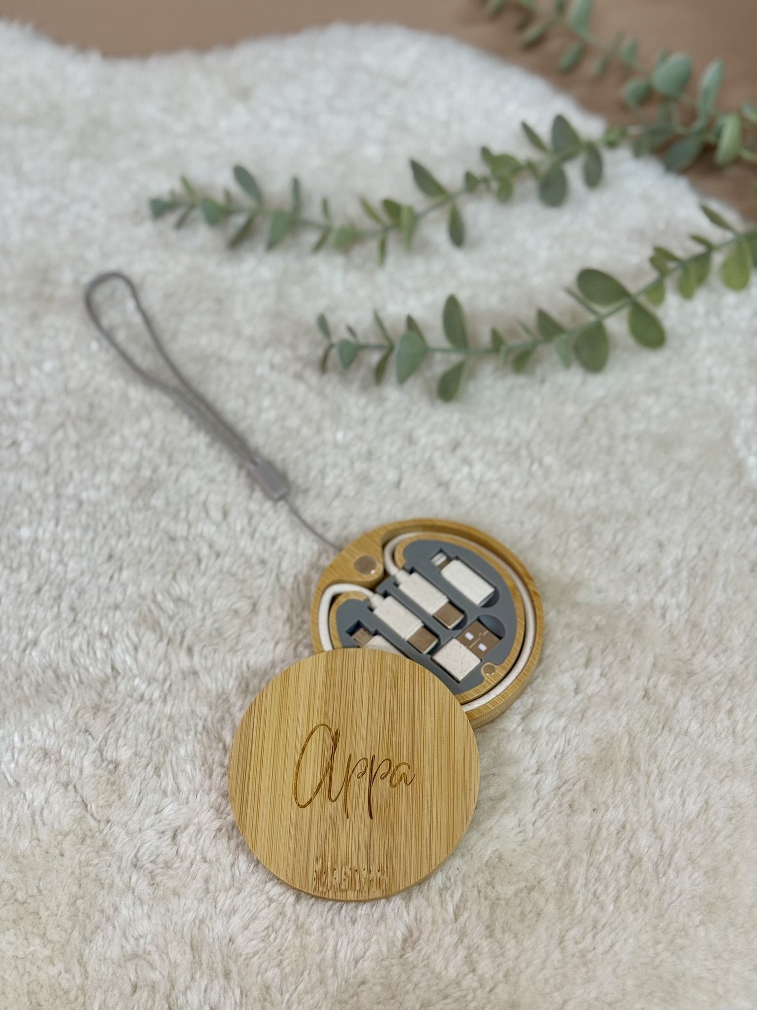PlugMate | Wooden compact 6 - in - 1 USB Cable - Personalized Gift - The Chic Habitat