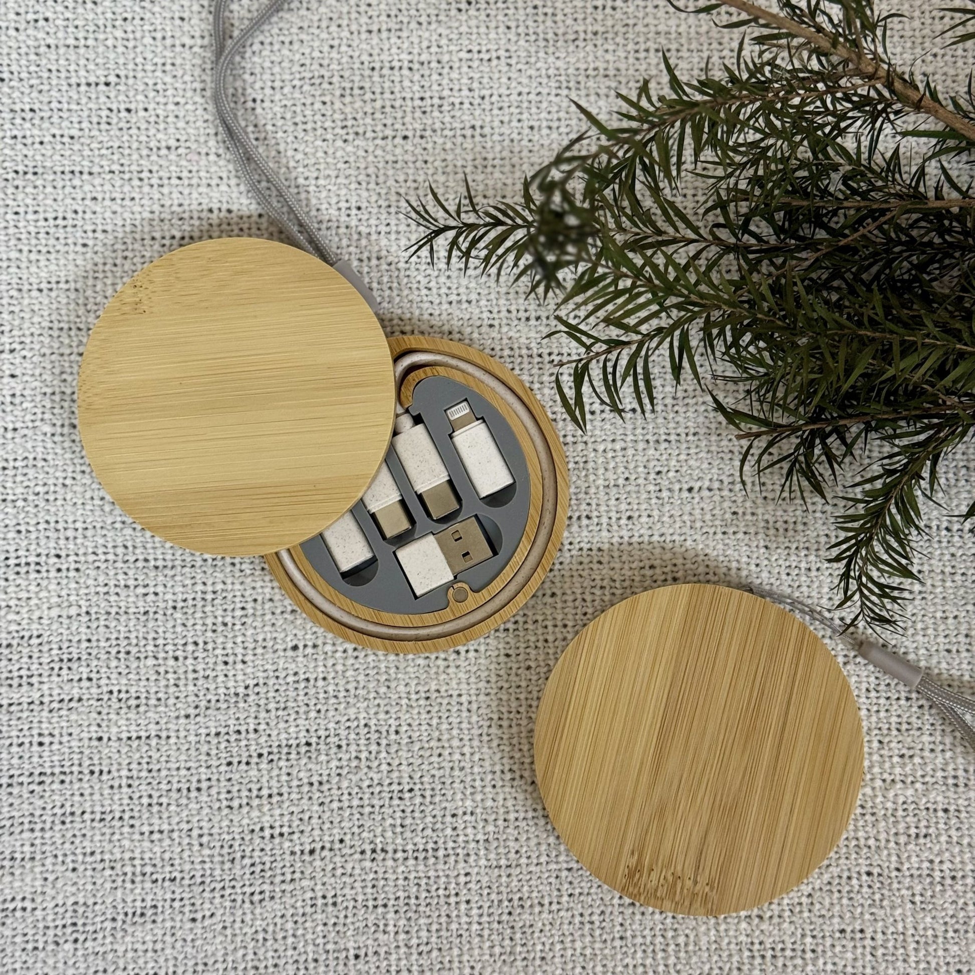 PlugMate | Wooden compact 6 - in - 1 USB Cable - Personalized Gift - The Chic Habitat
