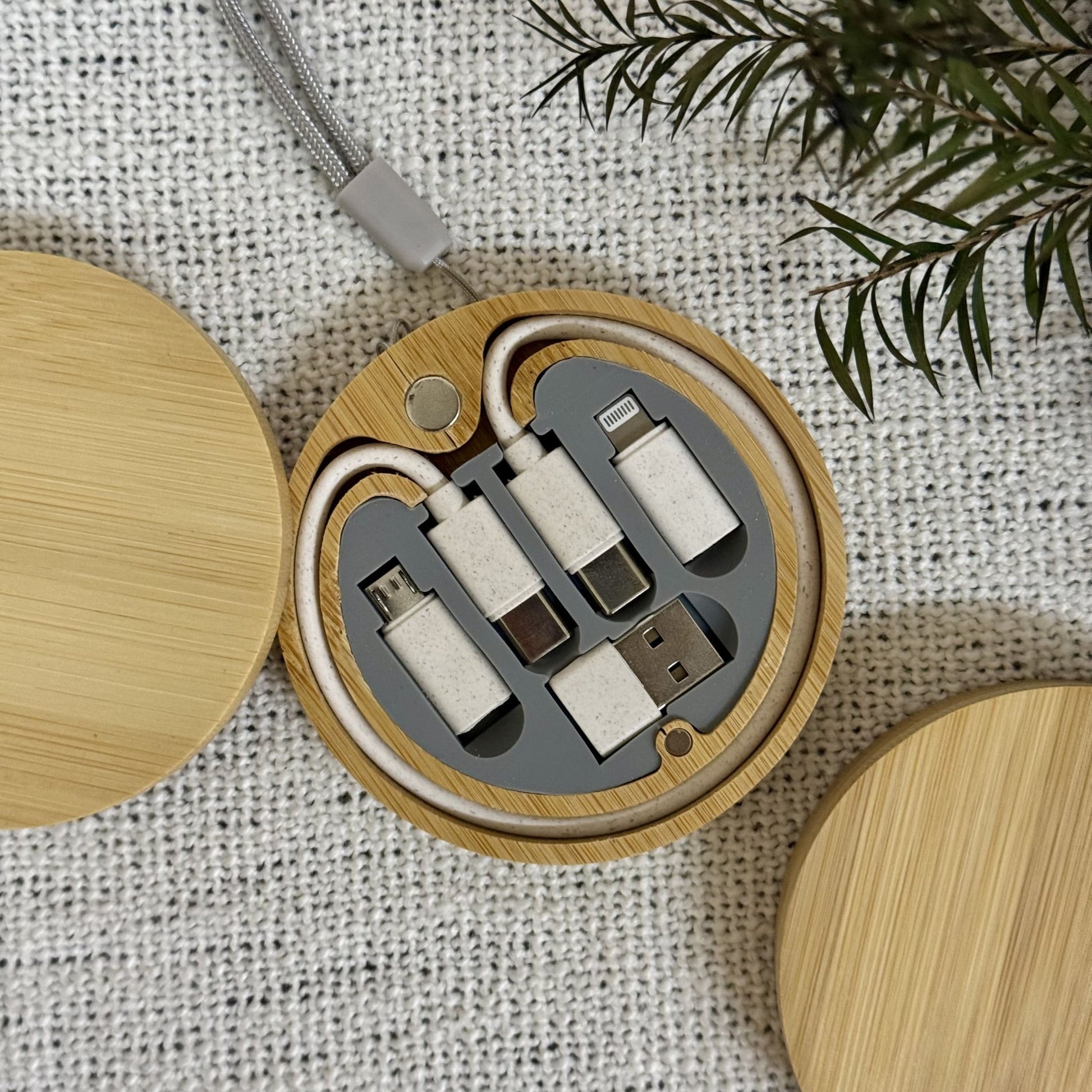 PlugMate | Wooden compact 6 - in - 1 USB Cable - Personalized Gift - The Chic Habitat