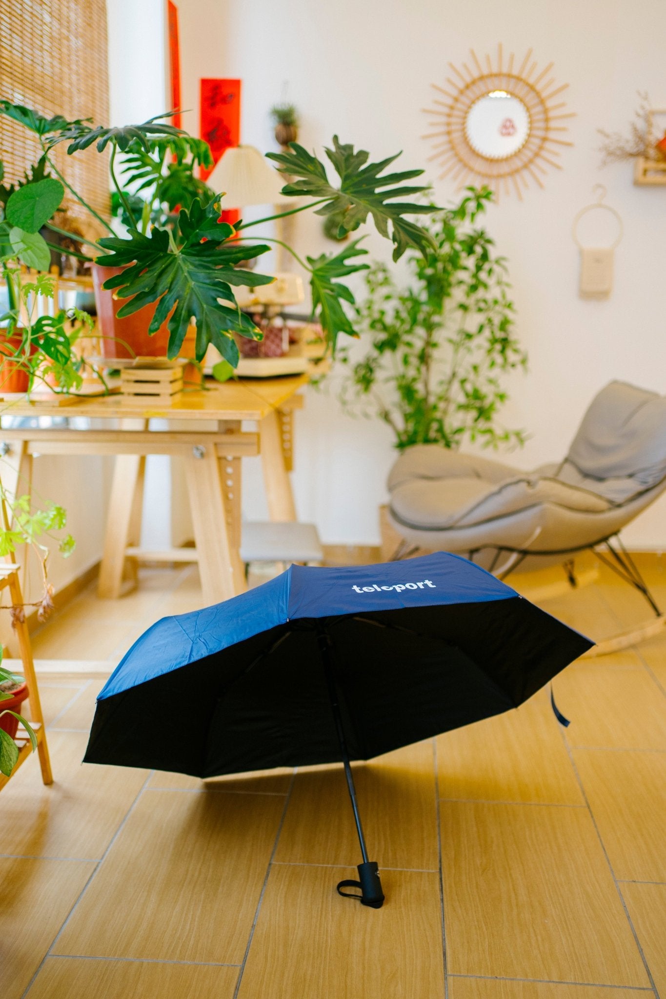 SwiftShield Umbrella | Auto - Open Close 3 Fold Umbrella - Personalized Gift - The Chic Habitat