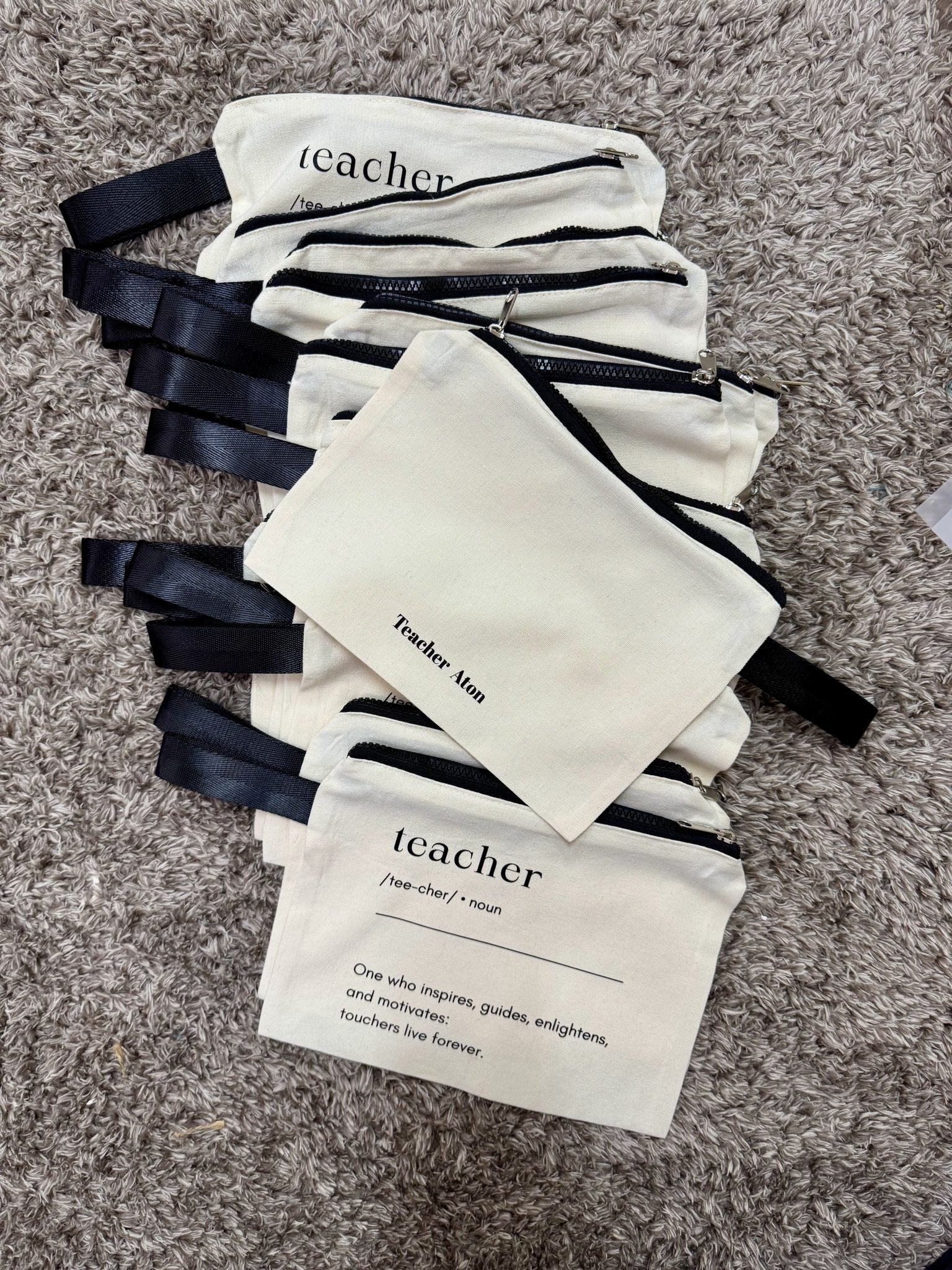 The Daily Zip | Canvas Pouch - Personalized Gift - The Chic Habitat