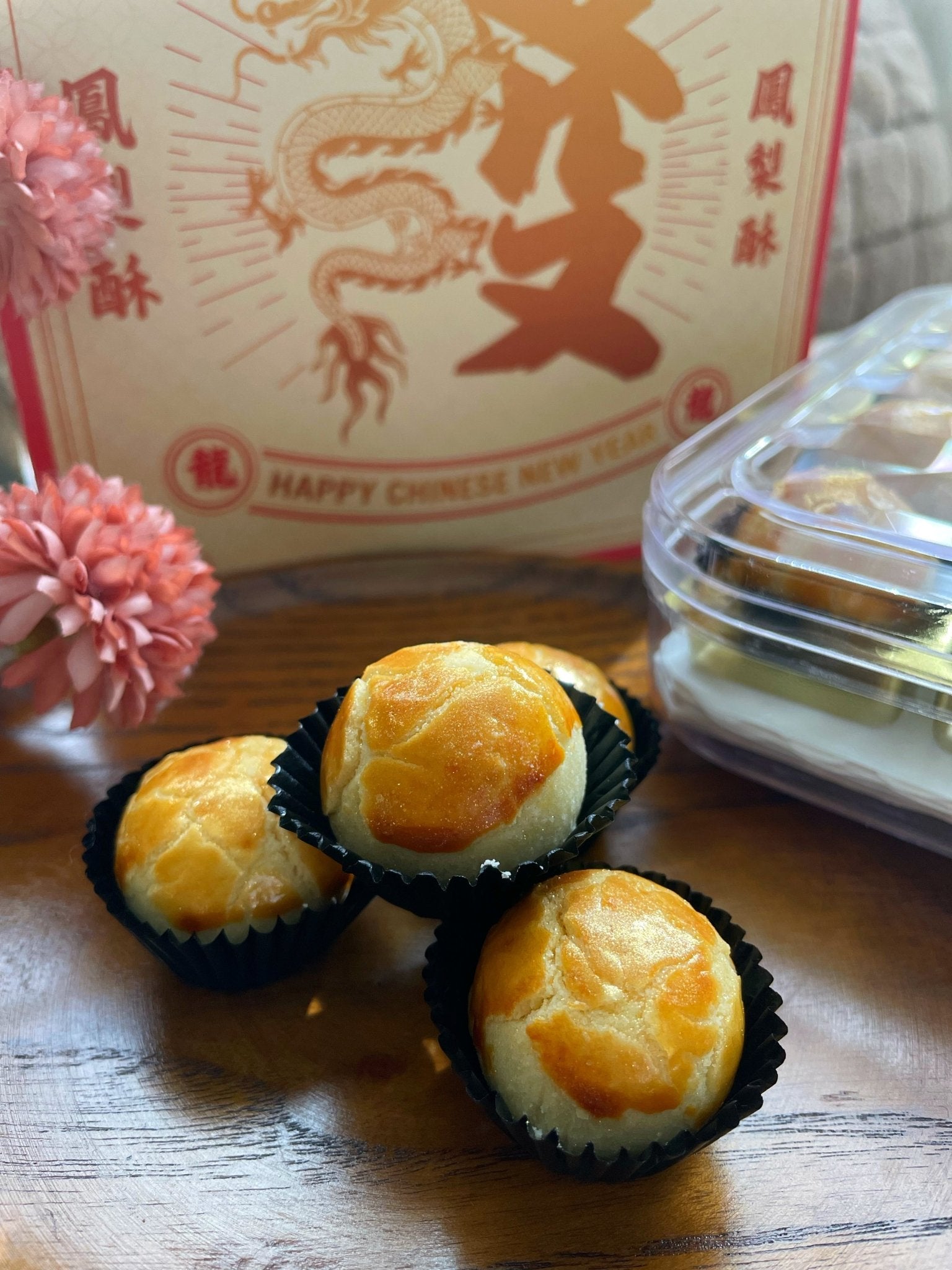 CNY 2024: Golden Dragon Pineapple Bliss - 金龍凤梨酥 -- The Chic Habitat