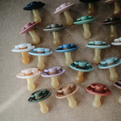 Mushie | FRIGG Classic Pacifier - The Chic Habitat